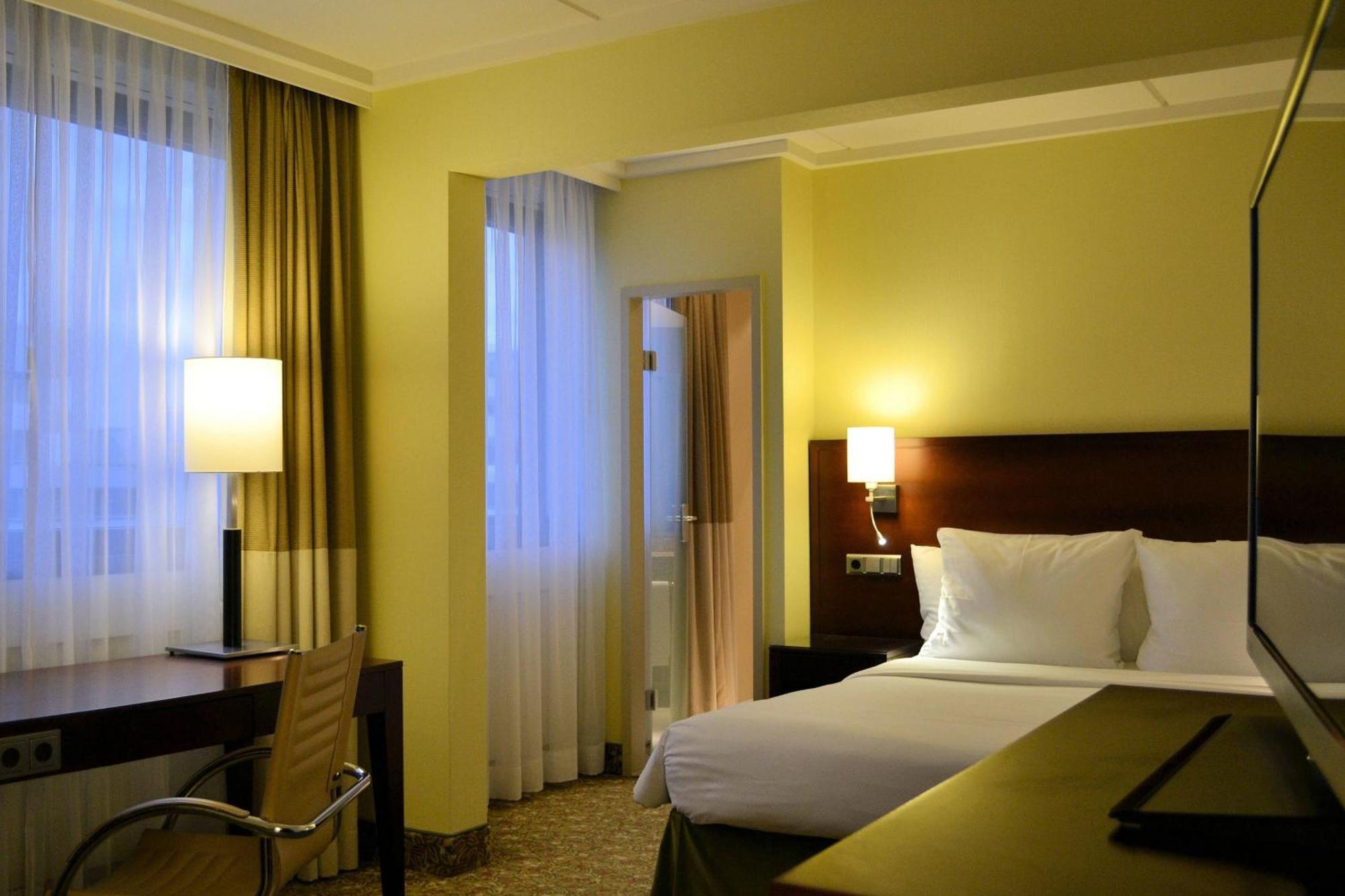 Courtyard by Marriott Düsseldorf Seestern Exterior foto