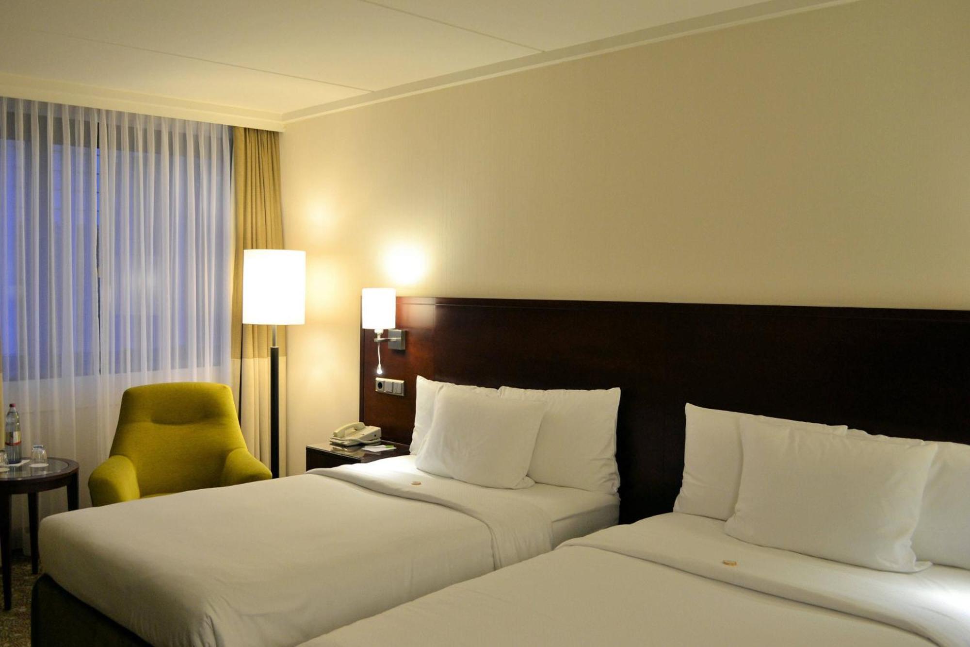 Courtyard by Marriott Düsseldorf Seestern Exterior foto