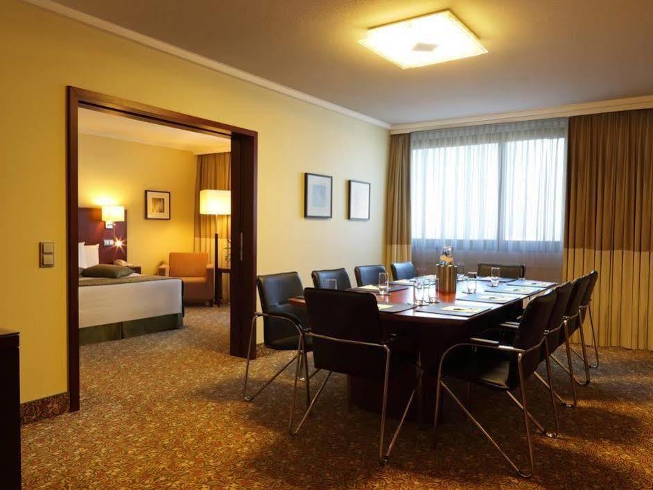 Courtyard by Marriott Düsseldorf Seestern Exterior foto